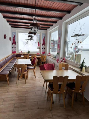 Ferienhaus Astenblick - Ideal für Weihnachtsfeiern und Familienfeiern bietet Schlafplätze für bis zu 35 Personen